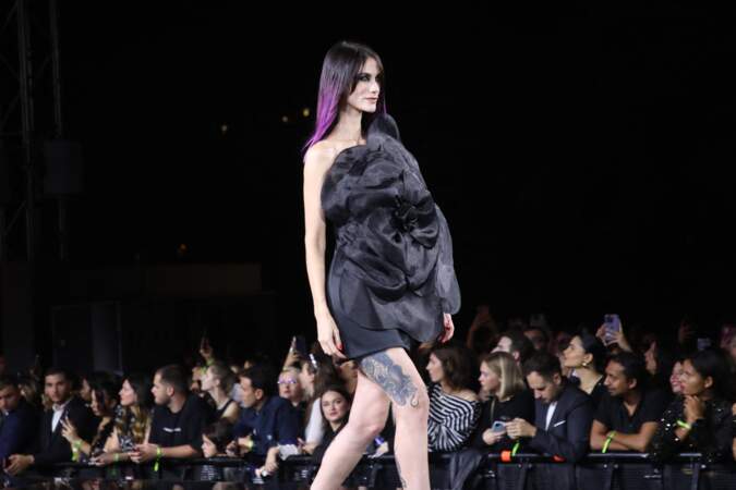"Le Défilé - Walk Your Worth" de L’Oréal lors de la Fashion Week sous la Tour Eiffel à Paris le 1er octobre 2023. © Olivier Borde - Bertrand Rindorff/Bestimage